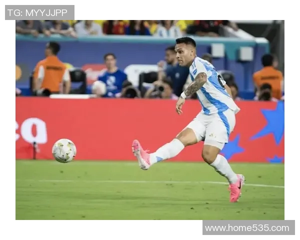 劳塔罗的崛起与挑战：解析这位年轻前锋在国际赛场的表现与未来潜力