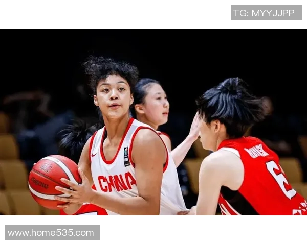 女篮拉脱维亚与俄罗斯激战正酣争夺欧洲篮球赛决赛资格