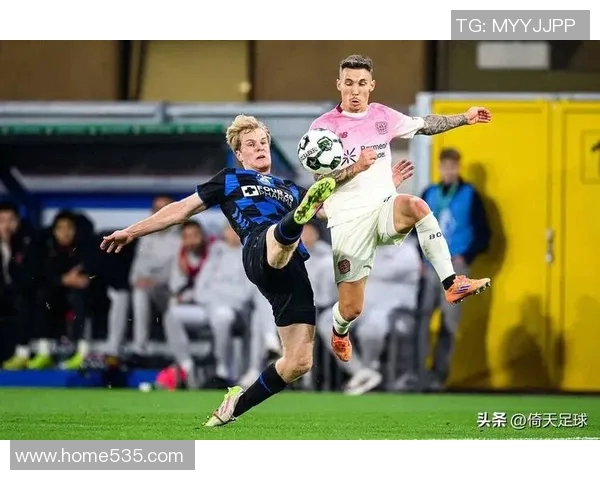 波斯波利斯与赖扬的激烈对决揭示了足球战术与团队合作的重要性 波斯波利斯与赖扬的激烈对决揭示了足球战术与团队合作的重要性