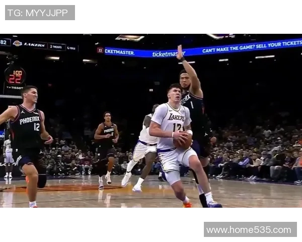 湖人队在激烈对决中以114比113险胜对手展现强大实力 湖人队在激烈对决中以114比113险胜对手展现强大实力