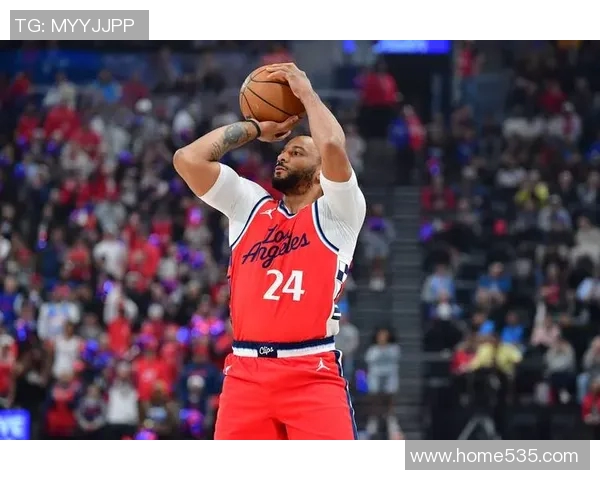 湖人对掘金战术解析与关键球员表现全面分析 湖人对掘金战术解析与关键球员表现全面分析