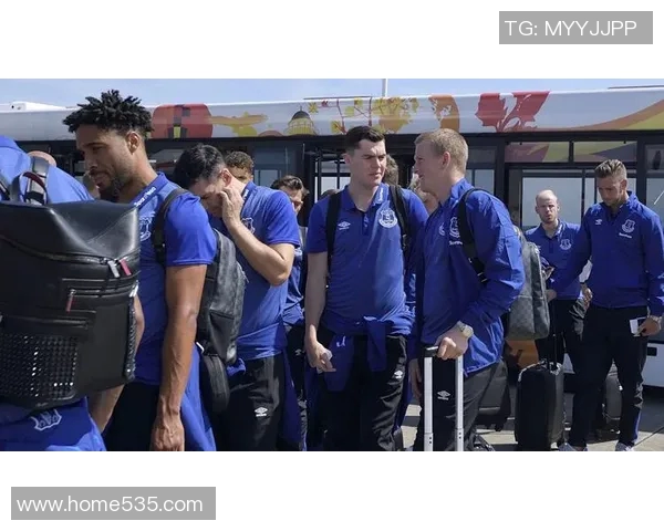 特温特与埃弗顿激战正酣比分悬念不断球迷期待精彩瞬间