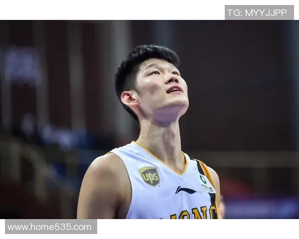 胡金秋：从篮球新星到球队核心的成长之路与未来展望