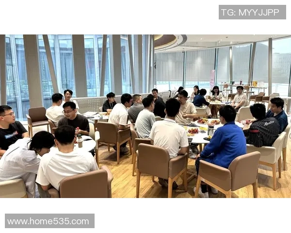 贾诚:在时代浪潮中追寻梦想与坚持的奋斗者之路 贾诚:在时代浪潮中追寻梦想与坚持的奋斗者之路