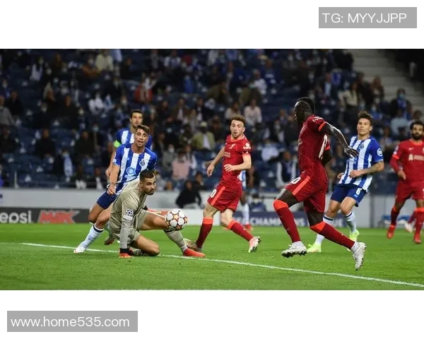 鹿斯巴达与格拉夫夏普的激烈对决揭示了荷甲联赛的竞争魅力与球队实力较量 鹿斯巴达与格拉夫夏普的激烈对决揭示了荷甲联赛的竞争魅力与球队实力较量