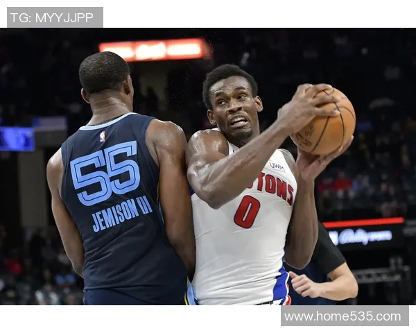 303快船与独行侠激战正酣球迷期待精彩对决与逆转时刻